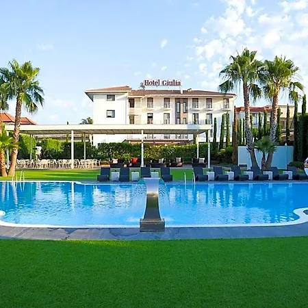 Giulia Ocean Club 4* كواليانو